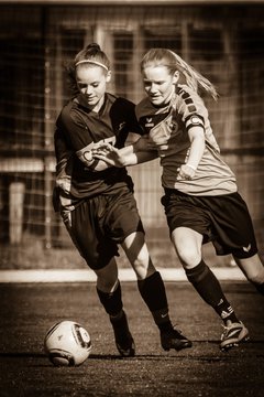 Bild 158 - B-Juniorinnen SV Henstedt-Ulzburg - MTSV Olympia Neum�nster : Ergebnis: 0:4